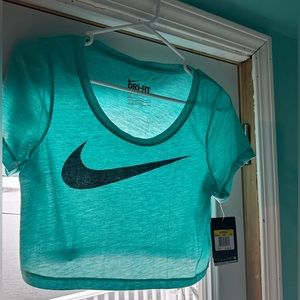 Nike - women’s crop top